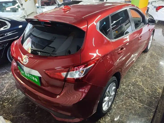 Nissan Tiida — Фото автомобиля 6