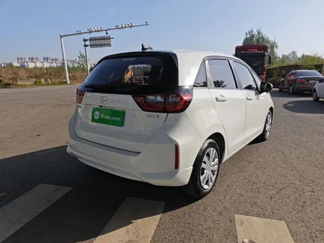 Honda Fit — Фото автомобиля 6
