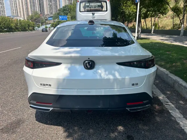 Changan Lamore — Фото автомобиля 21