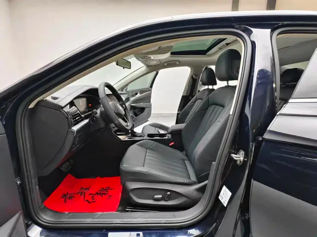 Volkswagen Passat — Фото автомобиля 10