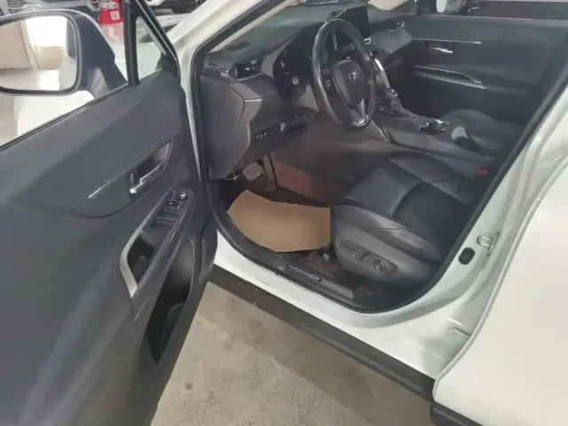 Toyota Harrier — Фото автомобиля 15