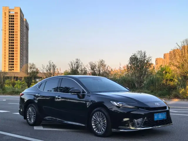 Toyota Camry — Фото автомобиля 3