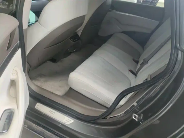 IM Motors L7 — Фото автомобиля 5