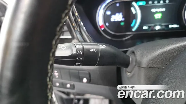 Kia Niro — Фото автомобиля 26