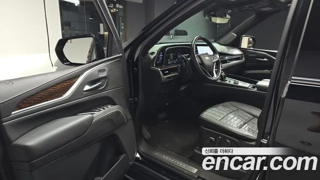 Cadillac Escalade — Фото автомобиля 15