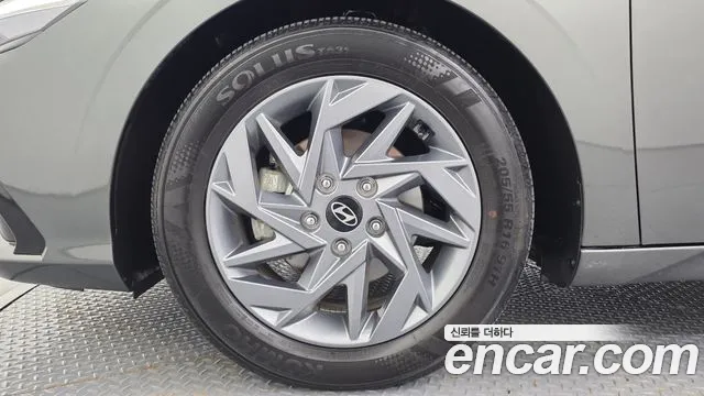 Hyundai Avante CN7 — Фото автомобиля 5