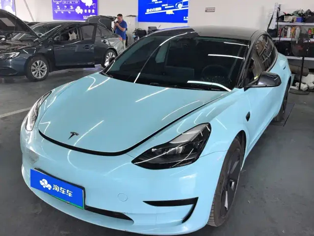 Фотография автомобиля — Tesla Model 3