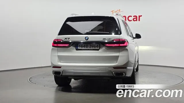 BMW X7 — Фото автомобиля 2
