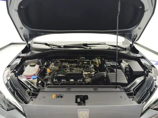 Roewe i5 — Фото автомобиля 10