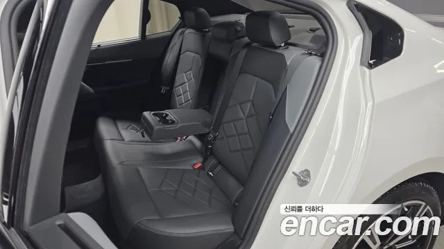 BMW 5 Series G60 — Фото автомобиля 18
