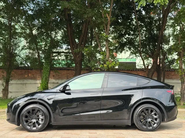 Tesla Model Y — Фото автомобиля 5