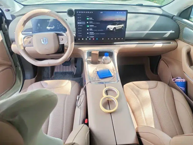 Leapmotor C11 — Фото автомобиля 10