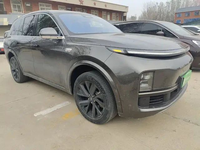 Li Auto L8 — Фото автомобиля 3