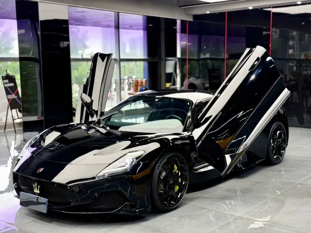 Фотография автомобиля — Maserati MC20