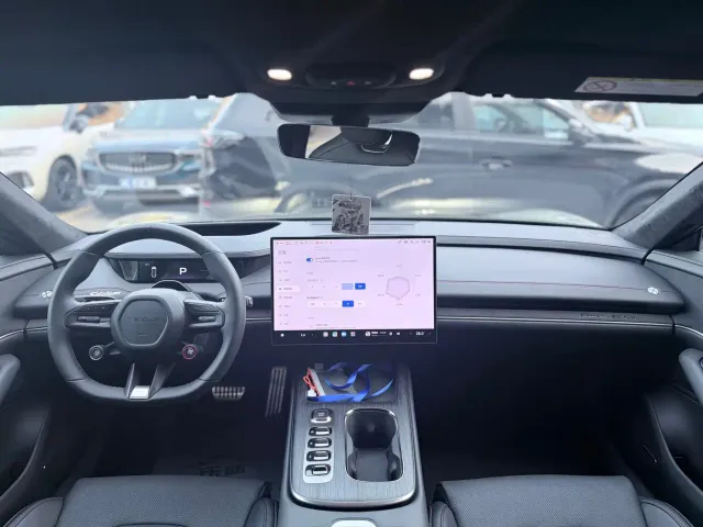 Xiaomi SU7 — Фото автомобиля 9