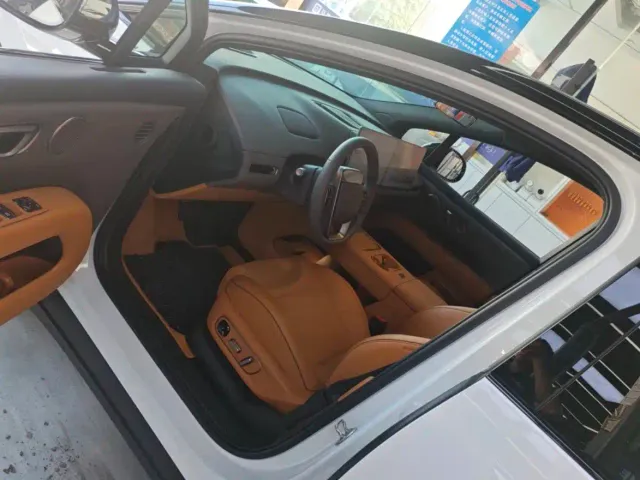 Li Auto i6 — Фото автомобиля 5