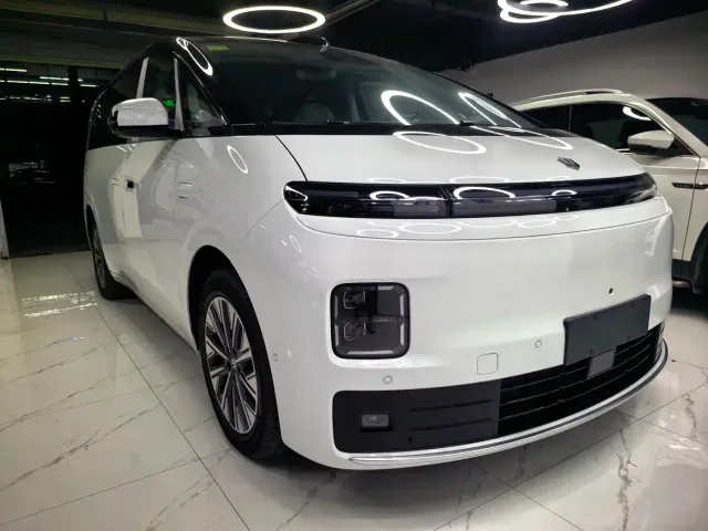 Leapmotor D19 — Фото автомобиля 3