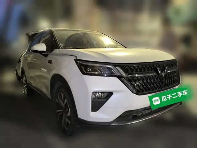 Wuling Asta — Фото автомобиля 4