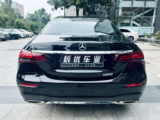 Mercedes-Benz E-Class — Фото автомобиля 6
