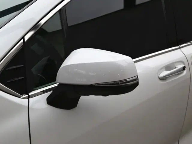 Toyota Granvia 2022 2.5L Hybrid Noble Edition — Фото автомобиля 27