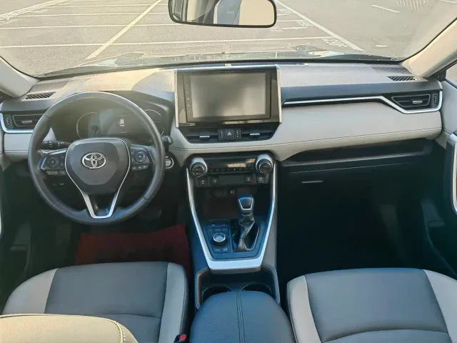 Toyota RAV4 — Фото автомобиля 19