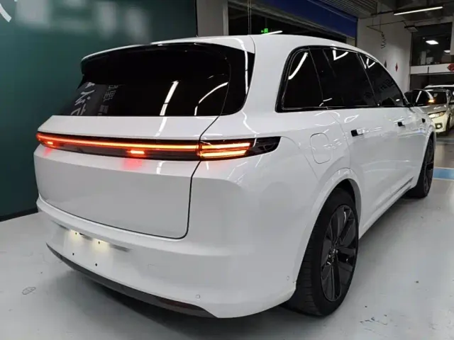 Li Auto L7 — Фото автомобиля 6