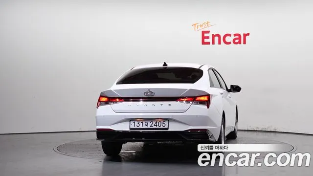Hyundai AVANTE Avante (CN7) — Фото автомобиля 4