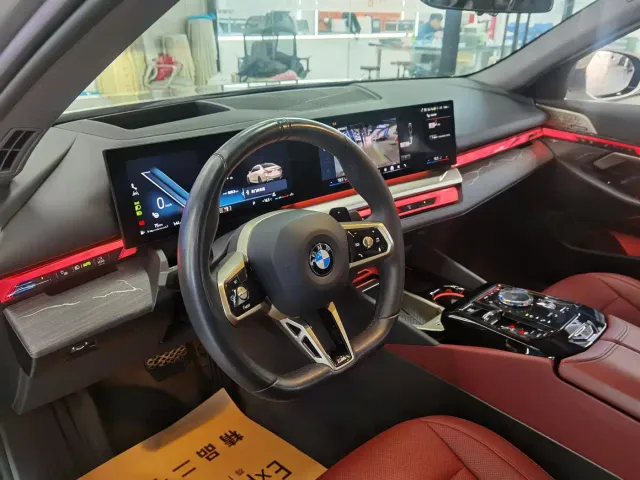 BMW 5 Series — Фото автомобиля 15