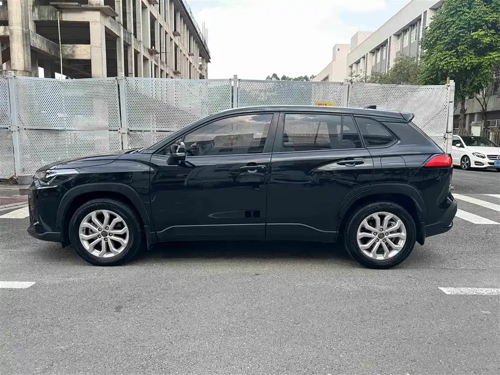 Toyota Frontlander 2022 2.0L CVT Elite — Фото автомобиля 2