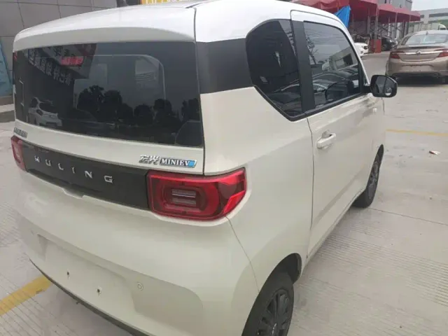 Wuling Hongguang Mini EV — Фото автомобиля 6