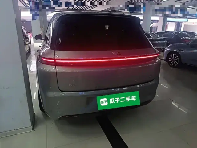 Li Auto L8 — Фото автомобиля 5