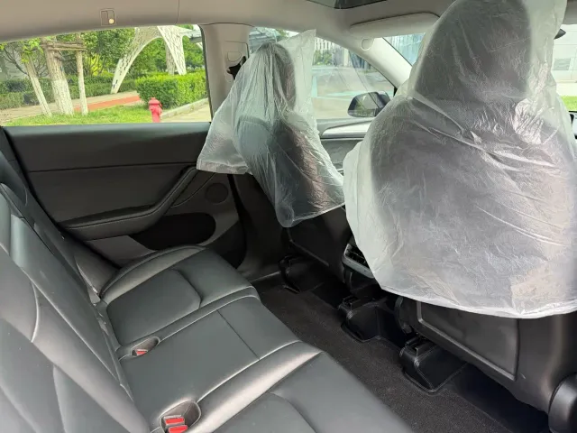 Tesla Model Y — Фото автомобиля 19