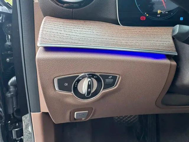 Mercedes-Benz E-Class — Фото автомобиля 16