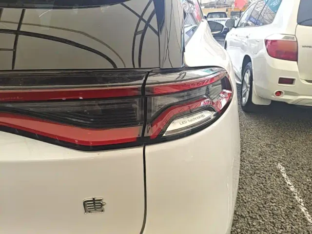 BYD Tang — Фото автомобиля 7
