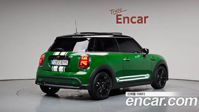 Mini Cooper Cooper Classic Plus — Фото автомобиля 2