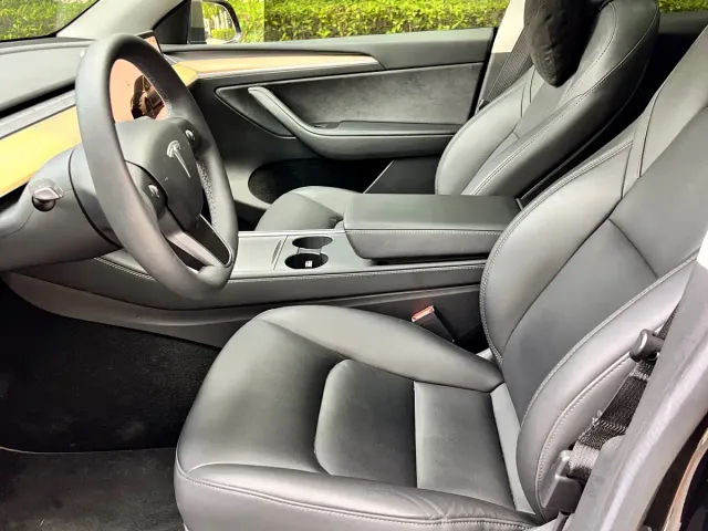 Tesla Model Y — Фото автомобиля 4
