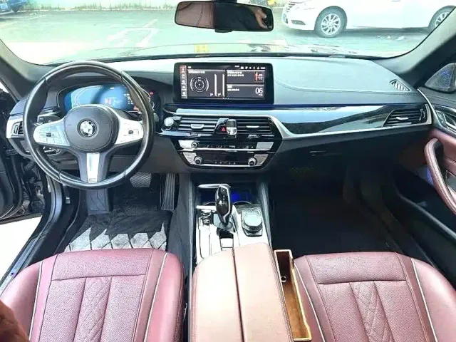 BMW 5 Series — Фото автомобиля 5