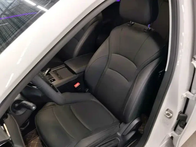 Roewe i5 — Фото автомобиля 14