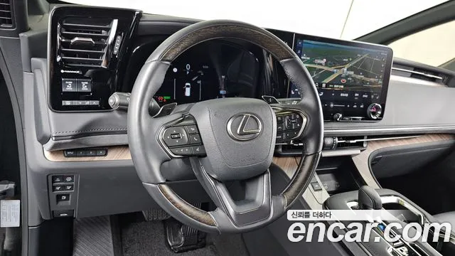 Lexus LM — Фото автомобиля 10