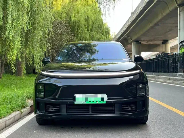 Li Auto L7 — Фото автомобиля 5