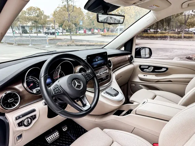 Mercedes-Benz V-Class — Фото автомобиля 5