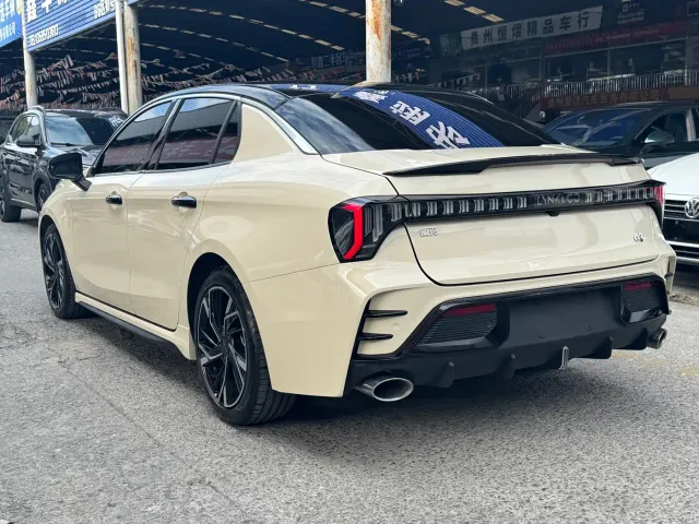 Lynk & Co 03 — Фото автомобиля 6
