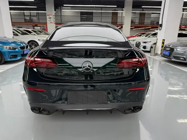 Mercedes-Benz E-Class — Фото автомобиля 20