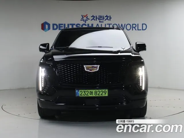 Cadillac Escalade 5th Gen — Фото автомобиля 3