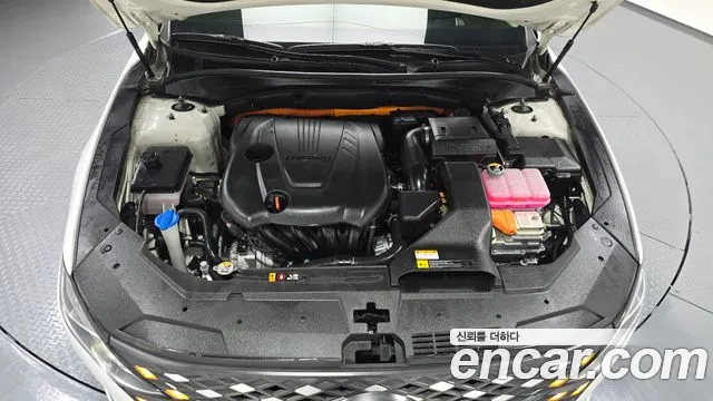 Hyundai Grandeur Grandeur (New) Hybrid — Фото автомобиля 9