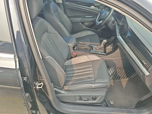 Volkswagen Passat — Фото автомобиля 24