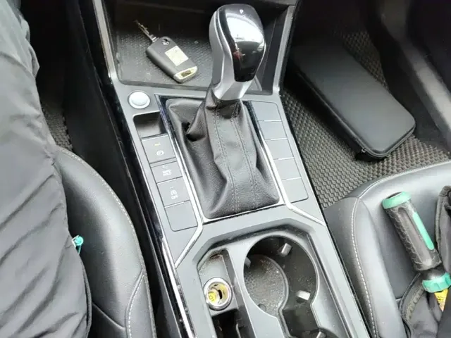 Volkswagen Passat 2025 Outstanding 280TSI Business Edition — Фото автомобиля 13