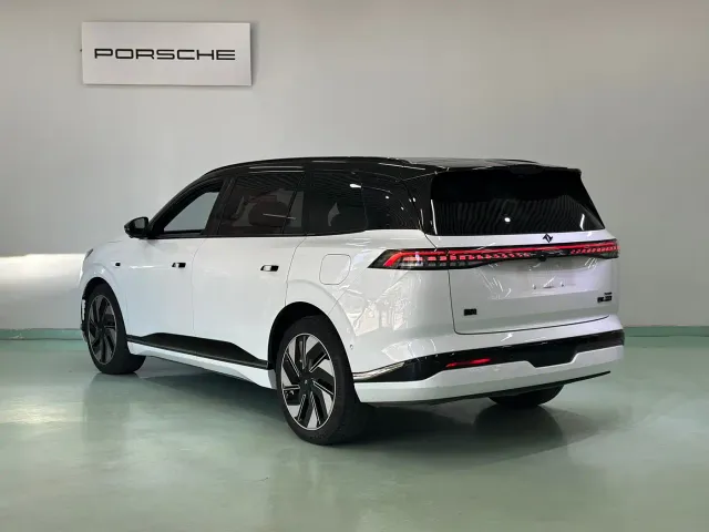 Dongfeng eπ 008 — Фото автомобиля 3
