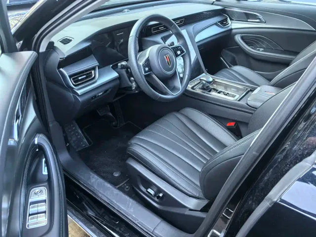 Hongqi H5 — Фото автомобиля 5