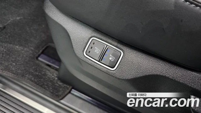 Hyundai Staria Staria 4WD Lounge 9 мест — Фото автомобиля 18